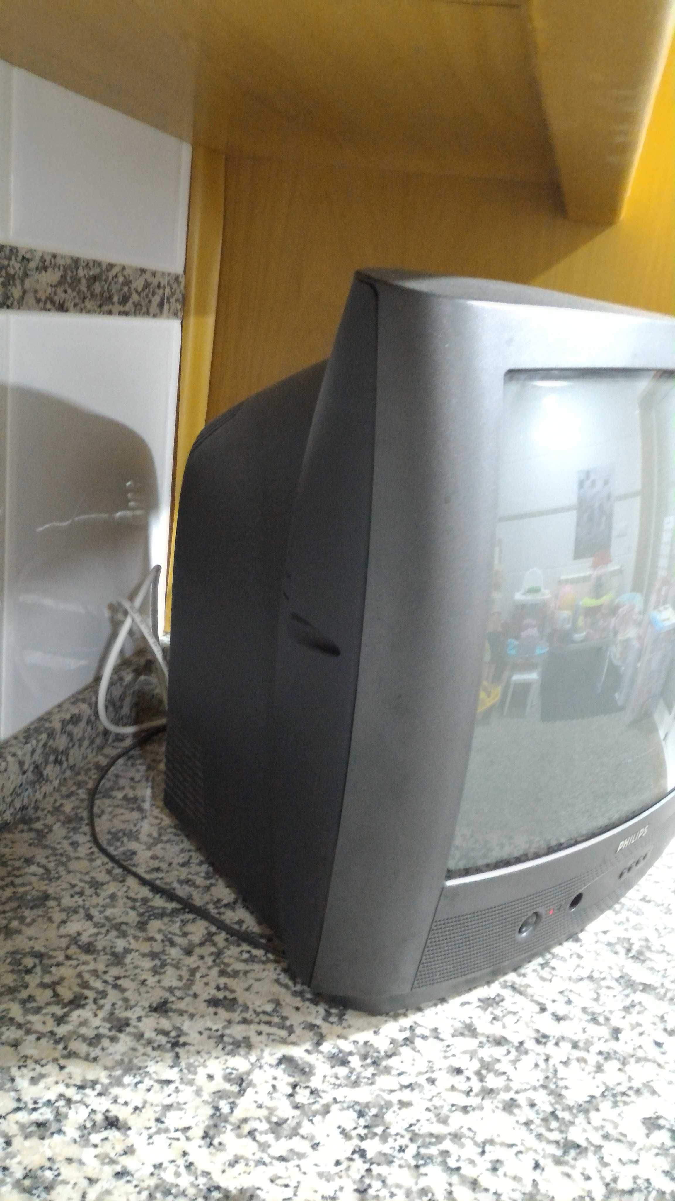 Televisão em bom estado!