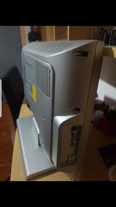 Televisão grundig 1v ou 220v