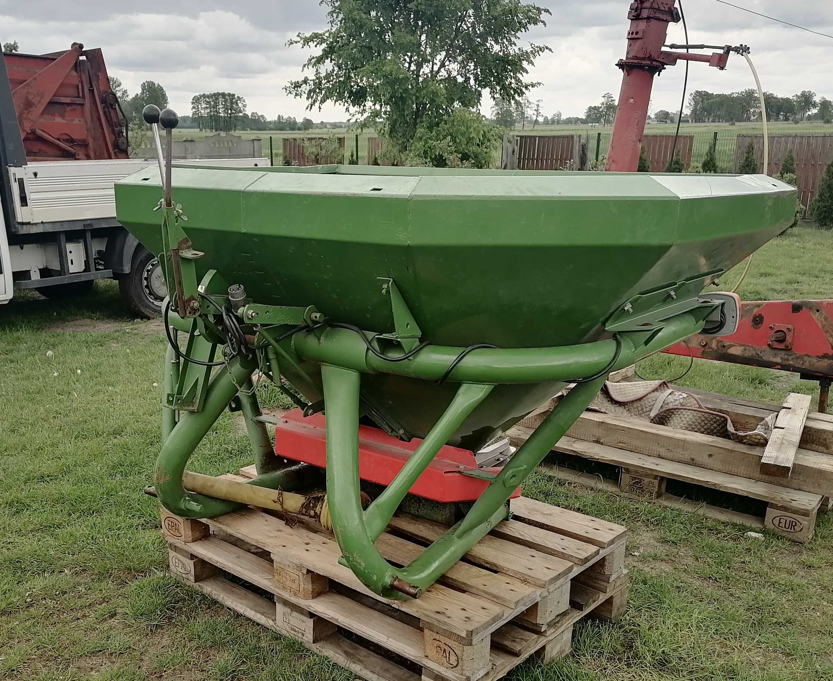 Rozsiewacz nawozu Amazone ZA-F 804 R