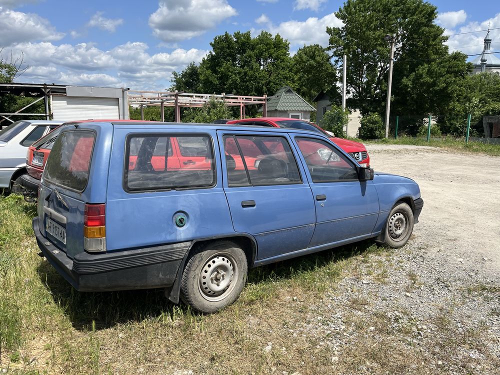 Опель Унуверсал. Обмін.
