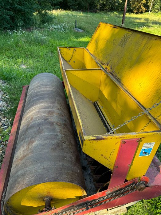 Siewnik do trawy VREDO
