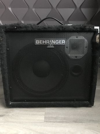 Продам комбопідсилювач Behringer K900FX