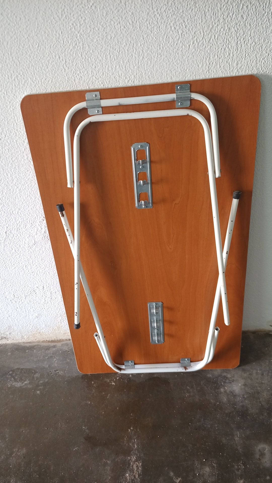 Mesa rebativel castanha