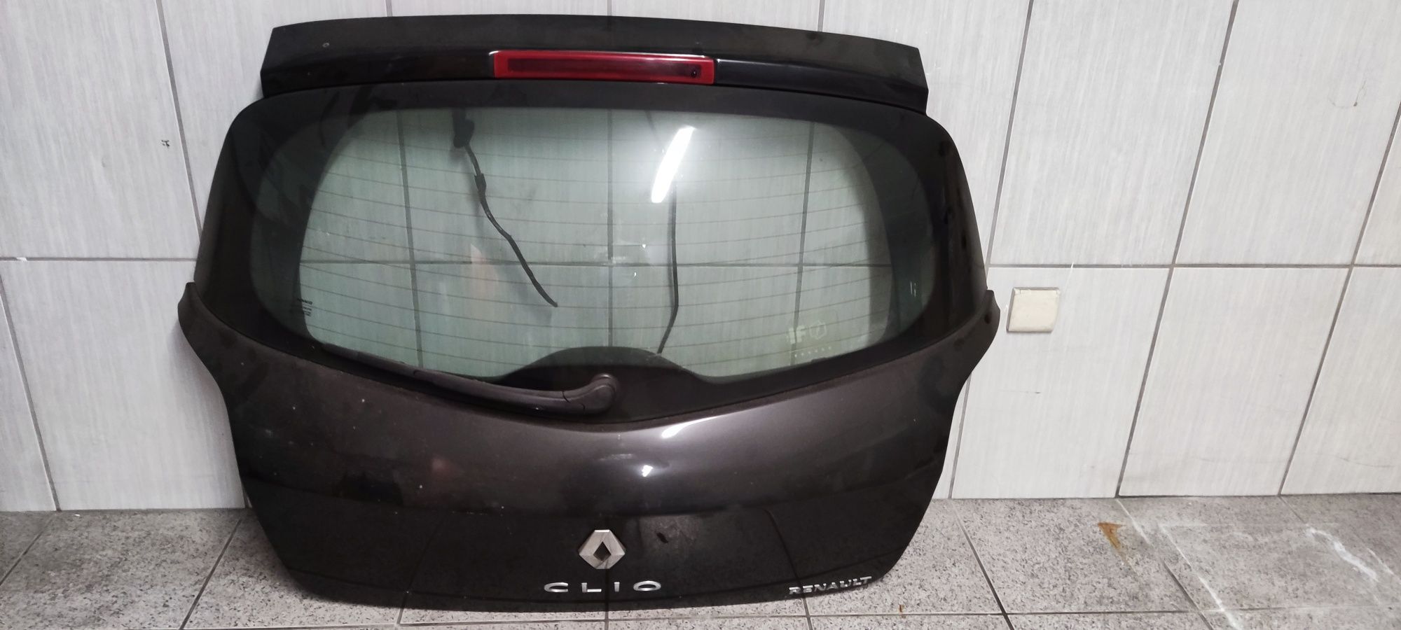 pecas Renault clio 3 . motor com 140mil .portas ,mala , e material var