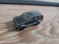 Металлический jeep Cherokee majorette 1/60