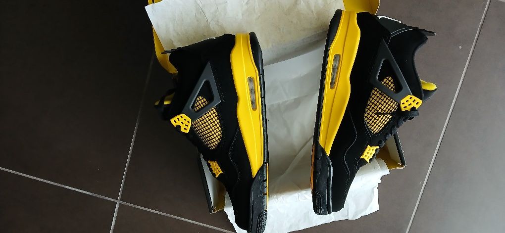 Sapatilhas Novos Air Jordan 4 Retro Thunder  N°47