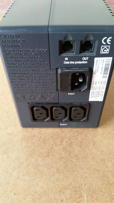 Vendo UPS MGE - Nova AVR500