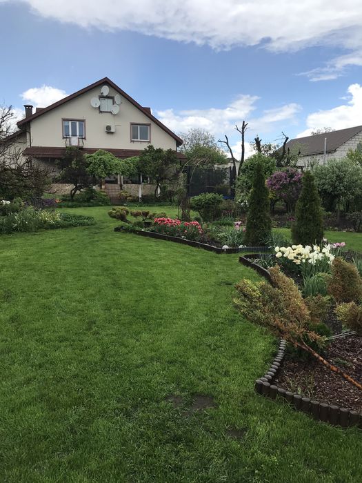 Садівник, ландшафтні роботи, автоматичний полив.