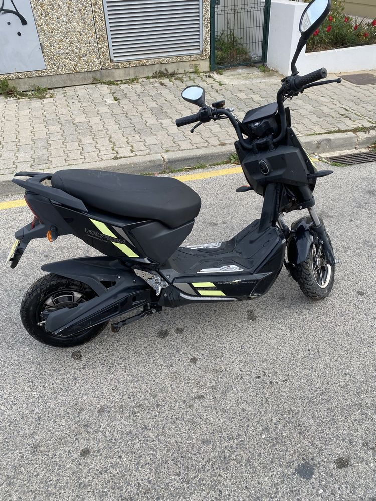 Mota eletrica (scooter) bom estado