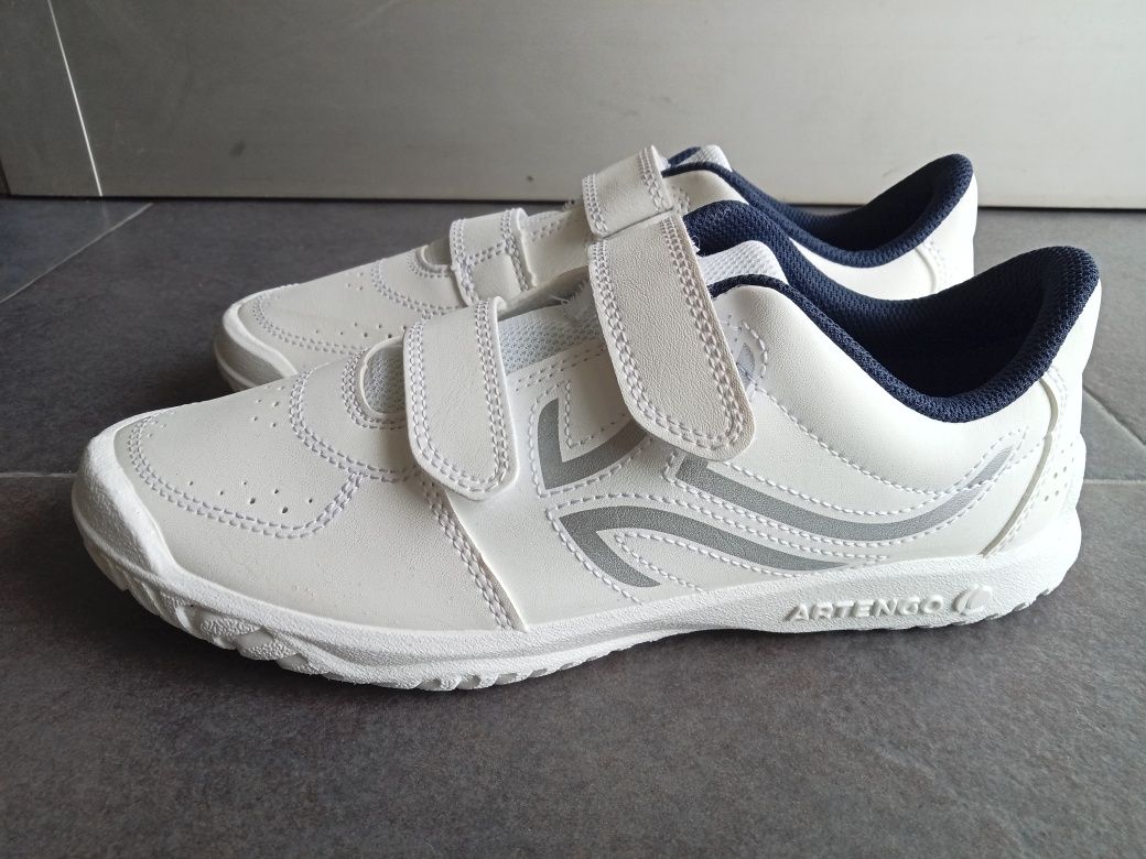 Sapatilhas T37 novas