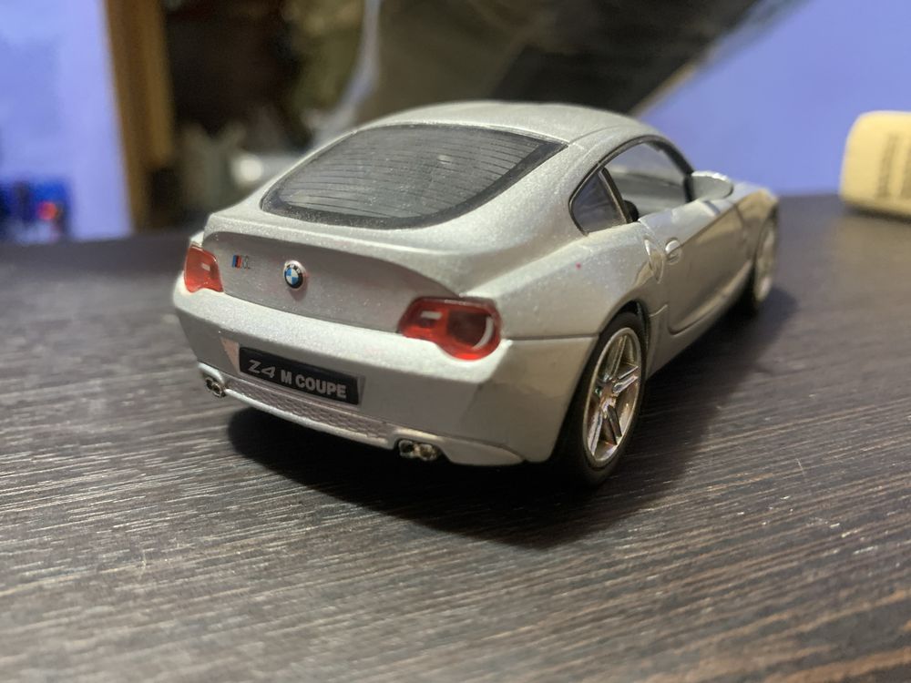 Модель автомобиля BMW Z 4
