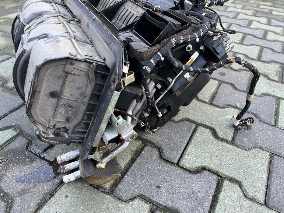 Nagrzewnica kombajn dmuchawa BMW E32 rezystor miecz komplet