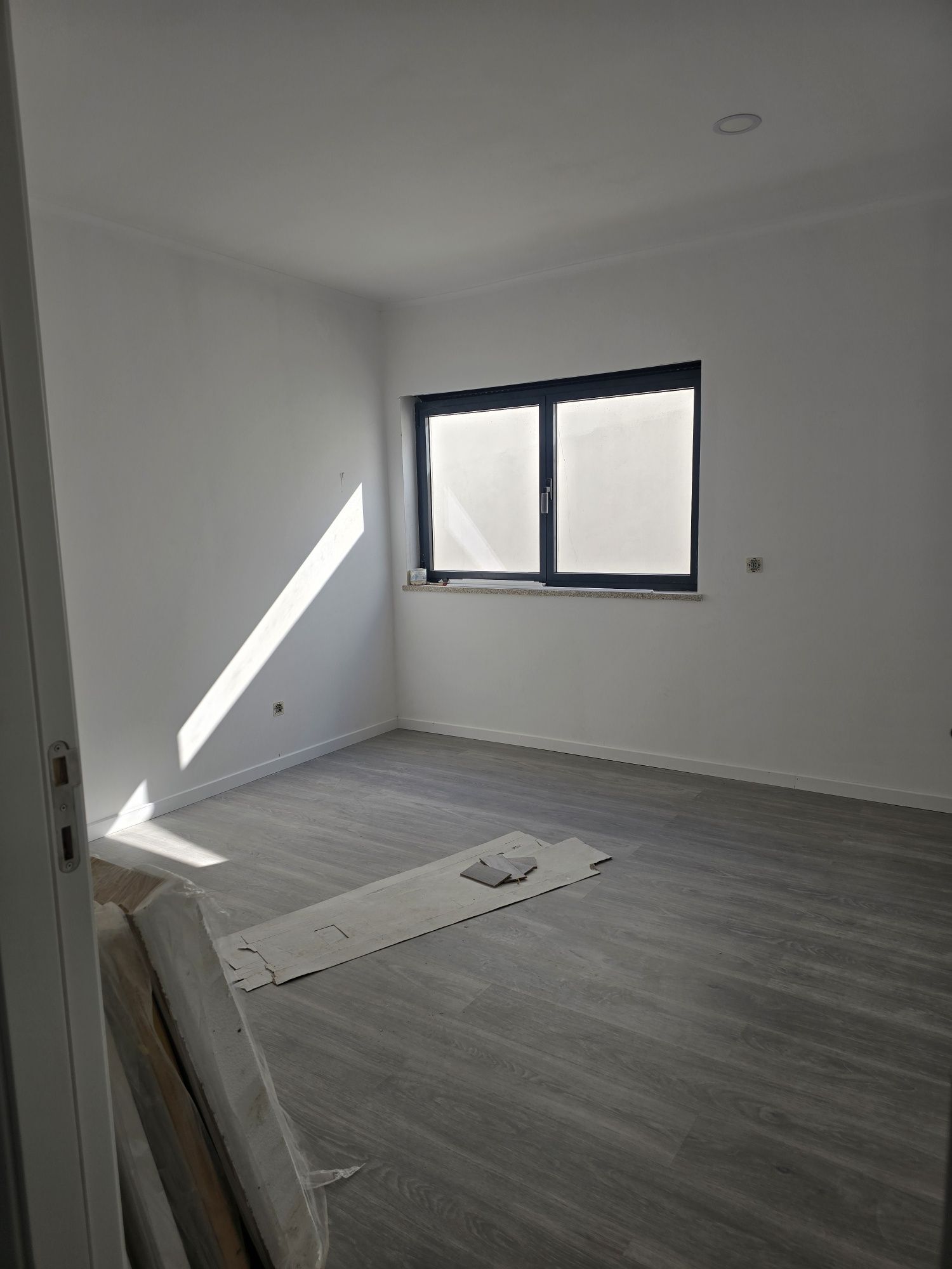 Vende-se Andar Moradia