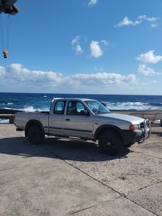 • Ford Ranger 4x4