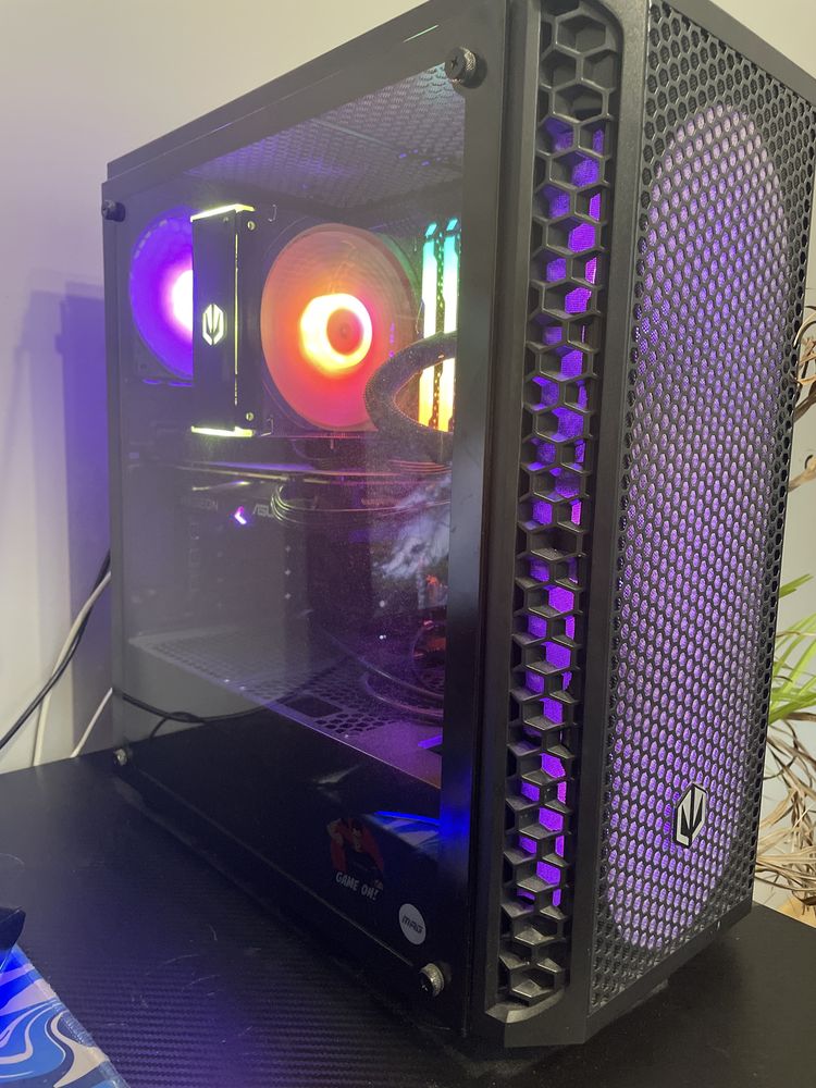 Komputer gamingowy + monitor