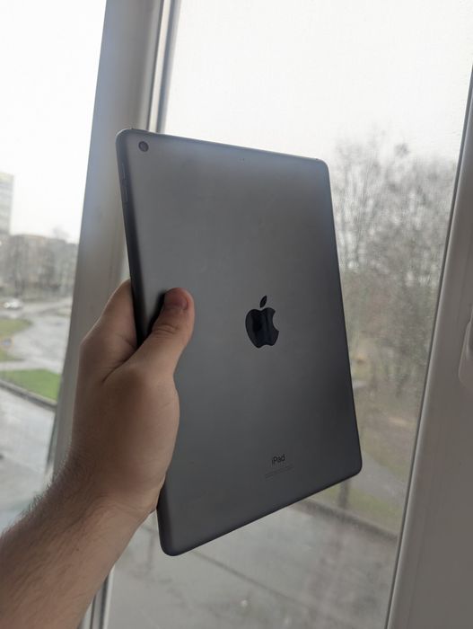 iPad 7 128gb чистий айклауд
