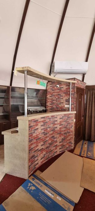 Продаються комерційні приміщення.