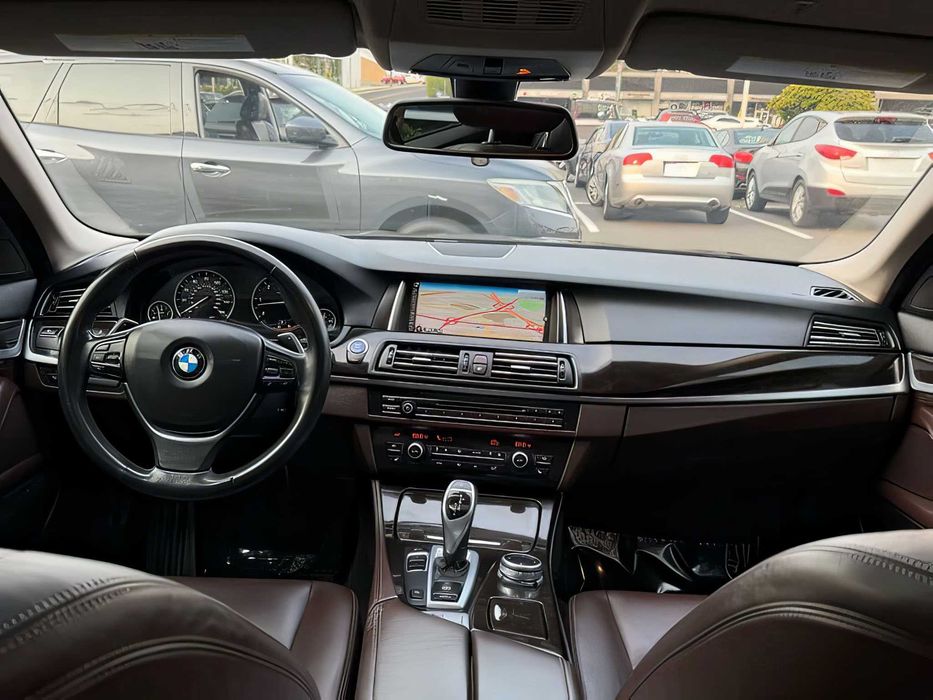 BMW 5 Series      2016