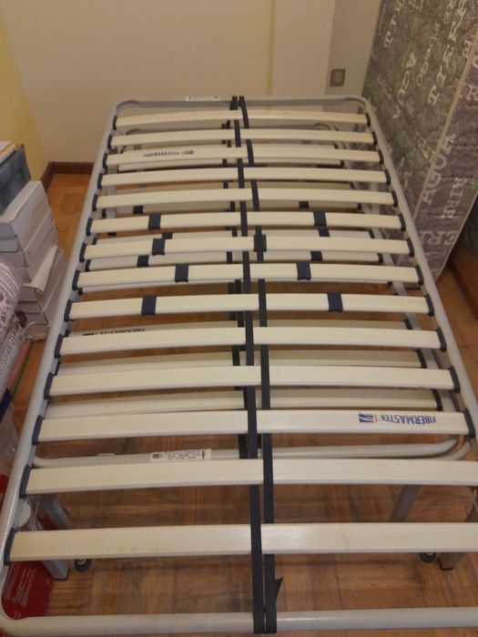 Cama dupla de corpo e meio