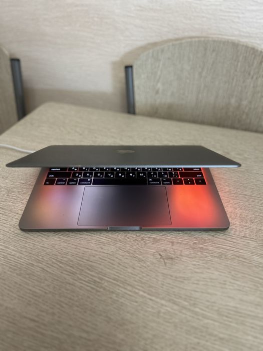 Macbook pro 2017 8/128 a1708