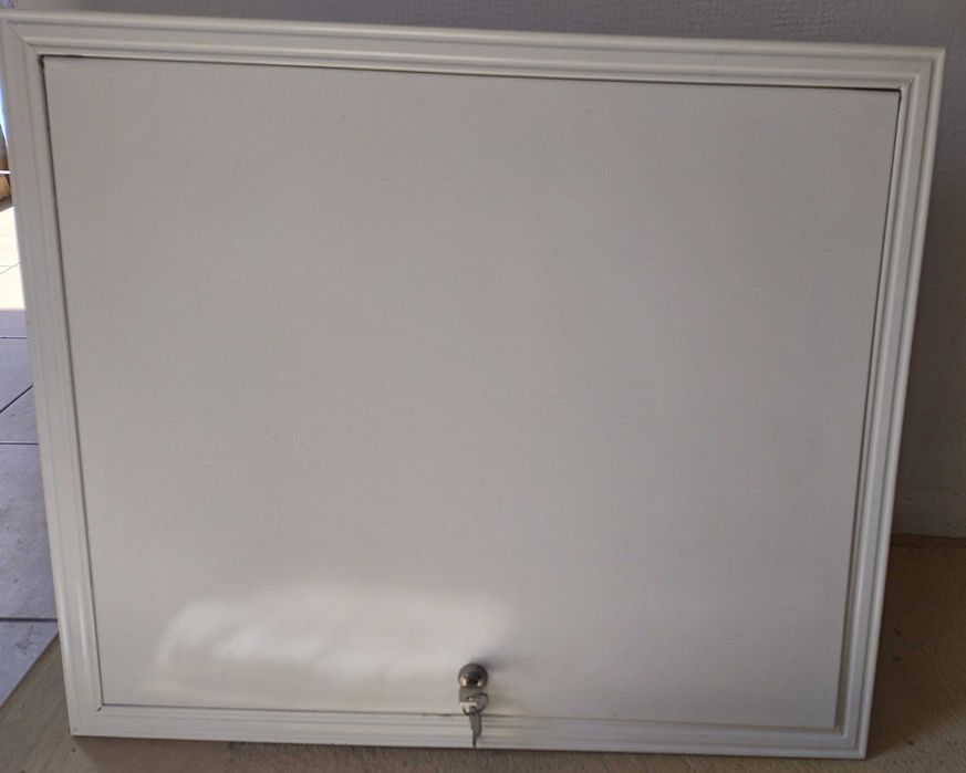 Drzwiczki rewizyjne, klapa rewizyjna