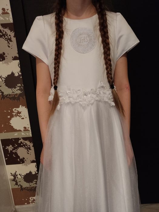 Piękna suknia komunijna z bolerkiem