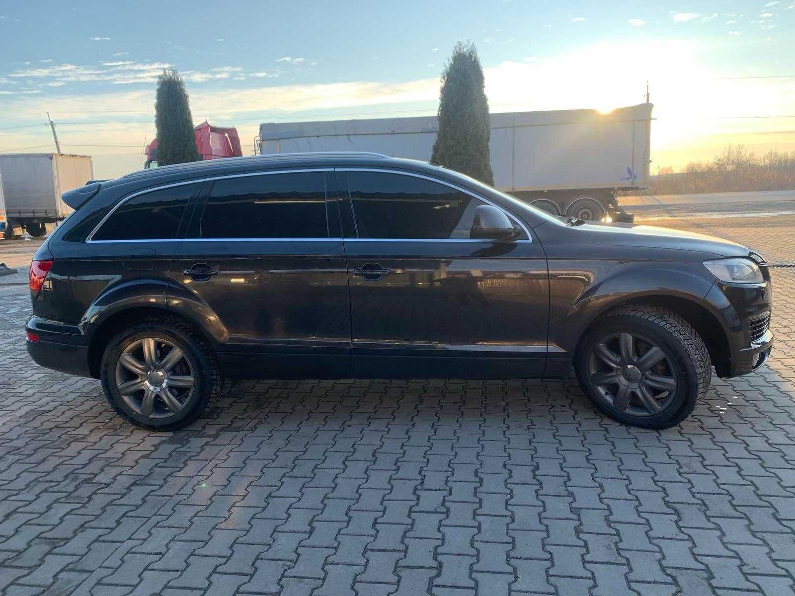 Audi q7 у відмінному стані