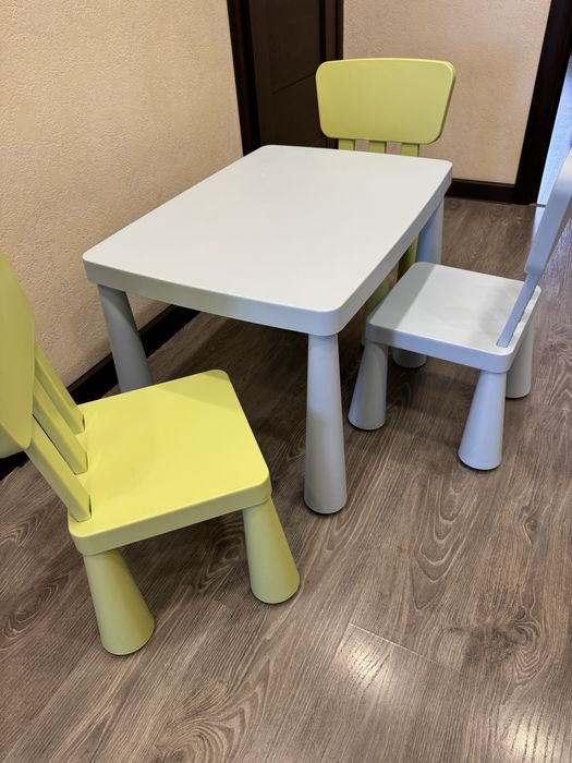 Ikea mammut стіл і 3 стільця