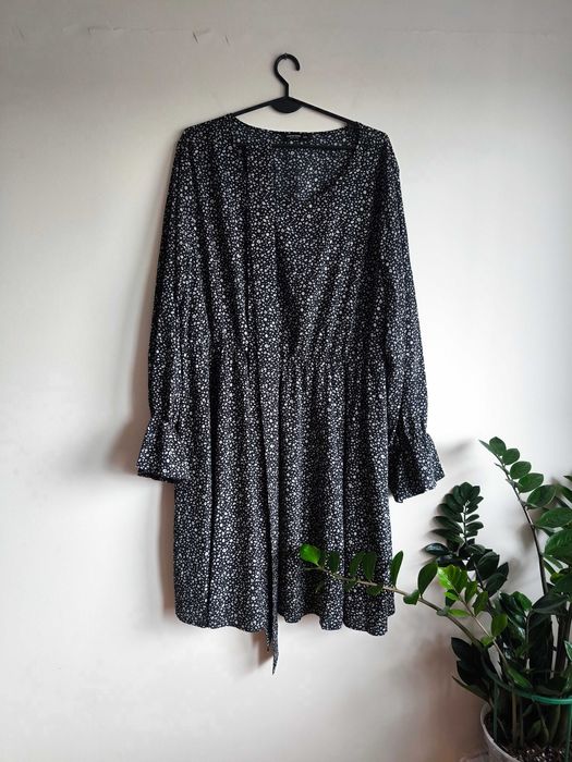 Czarna Sukienka o luźnym kroju z wiązaniem Shein Curve- rozmiar 4XL/48