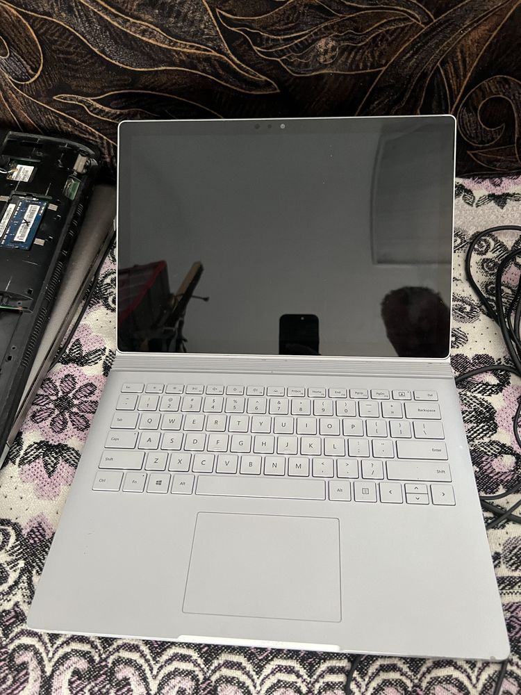 Продам ноутбук microsoft surface book 2