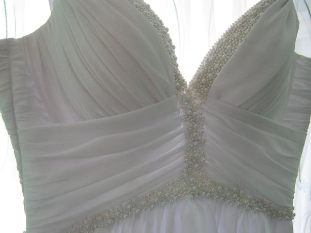 *Счастливое* свадебное платье для невысоких (вышивка бисером) белое