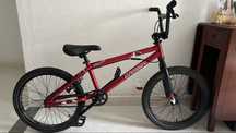 Bmx com rodas de 20”