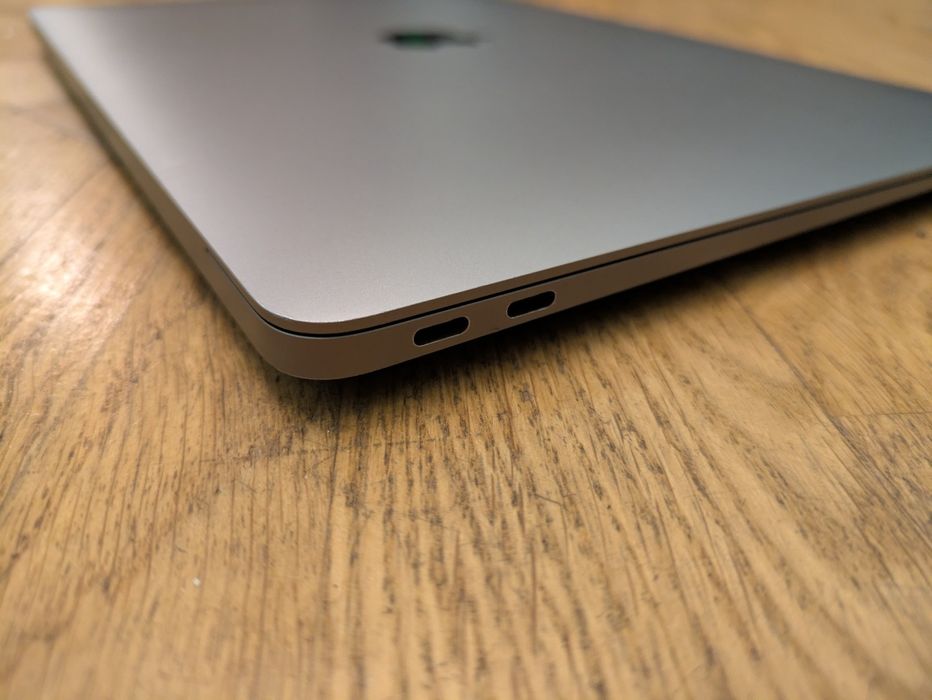 MacBook Air M1, 2021, 13",  16/512 ГБ, гарний стан.