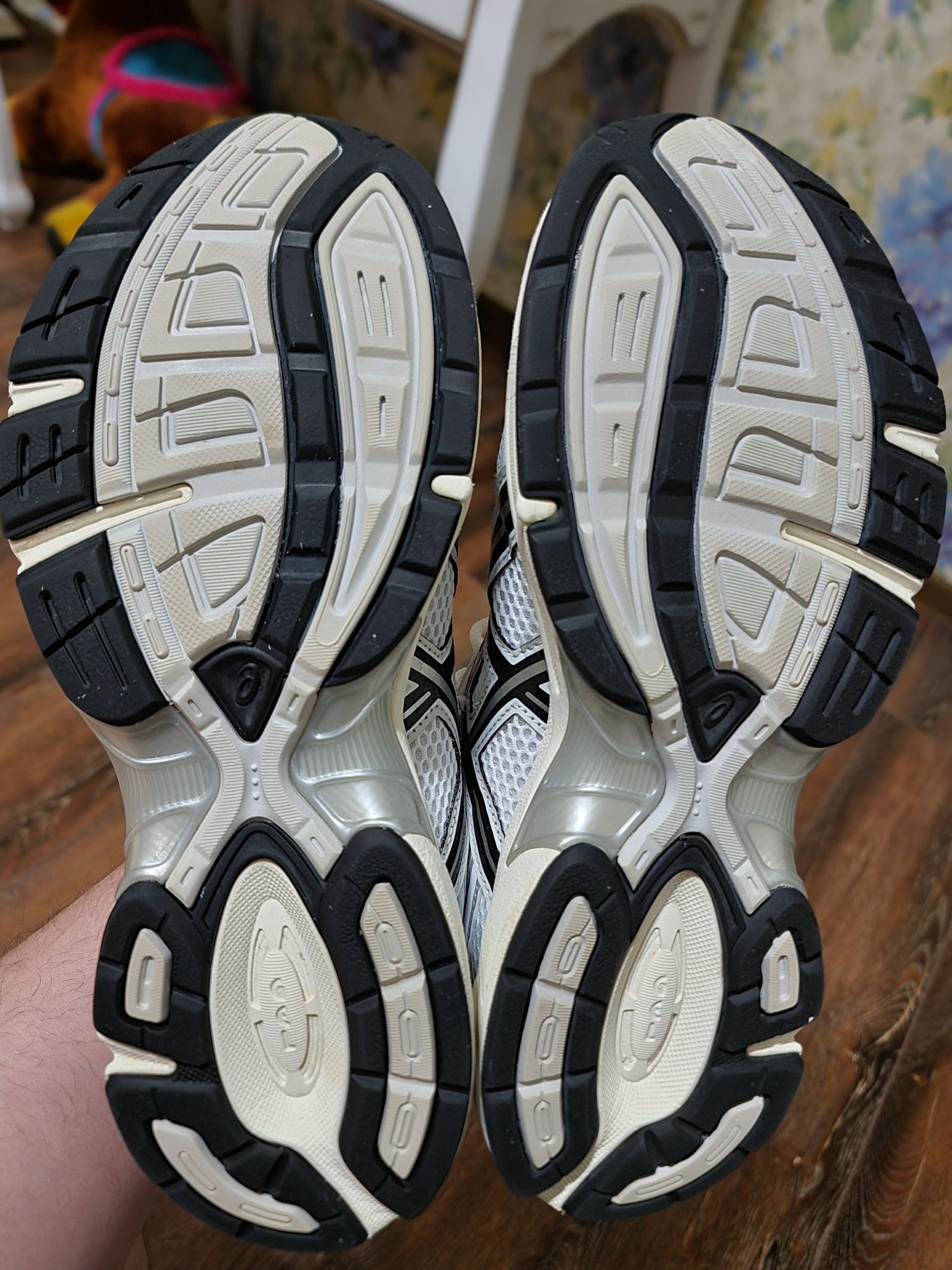 Оригінал 100% кросівки asics gel 1130 eur 42.5
