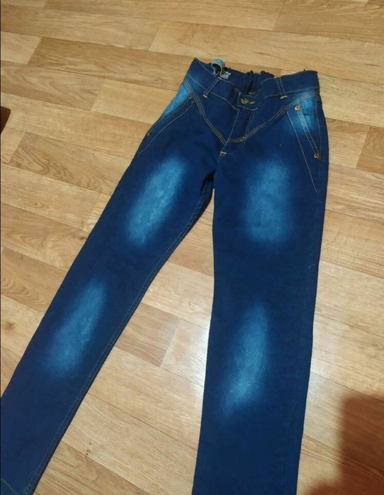 Джинси для дівчинки в чудовому стані