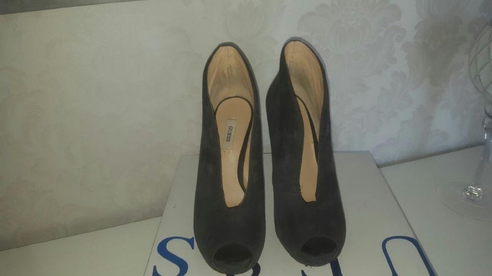 Buty Guess r. 37