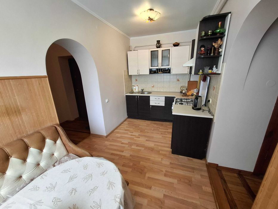 Здається кімната, вулиця Варшавська. Площа кімнати 22 кв. м.