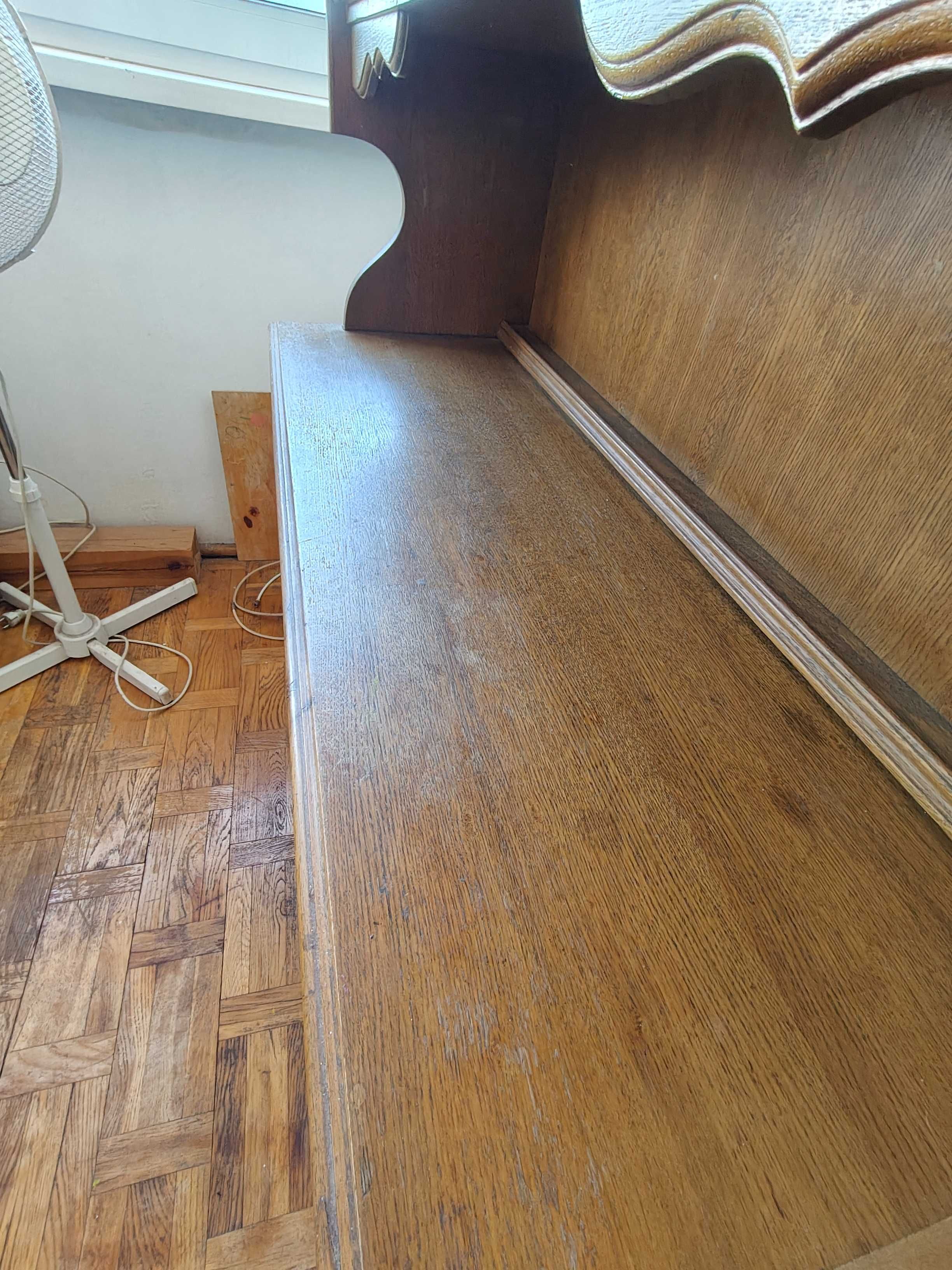 Stylowy kredens drewniany,  stan dobry  cena 450 zł do negocjacji.