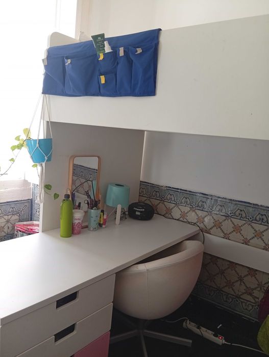 Cama SMASTAD, com secretária, roupeiro,gavetas + colchão Dream zone