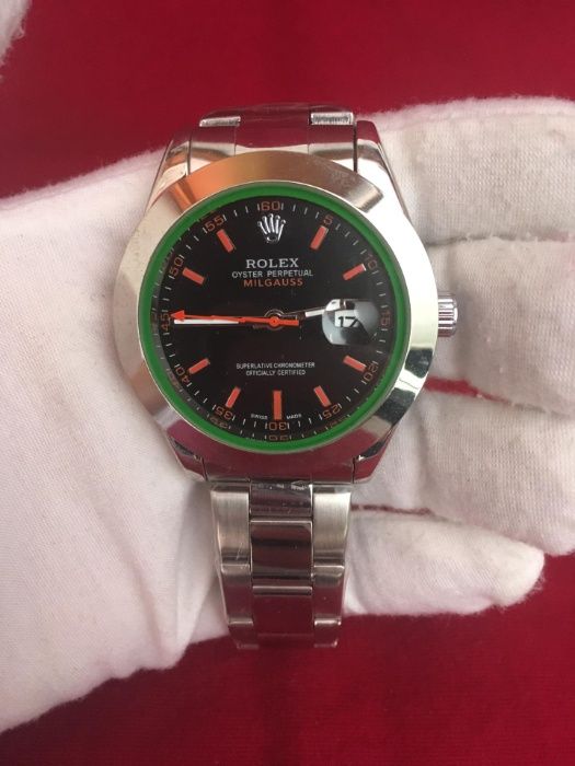 Relógio Rolex Preto, Verde e Vermelho