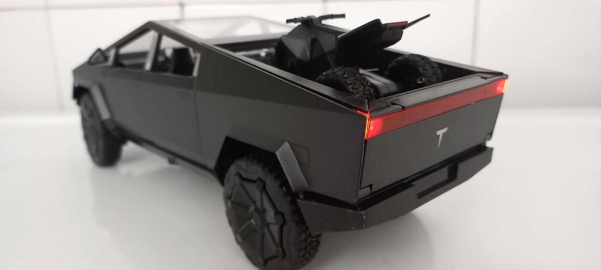Tesla Cybertruck  miniatura esc 1/24