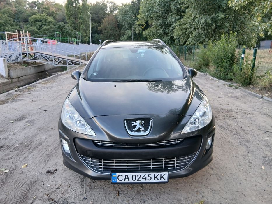 Пежо 308 універсал
