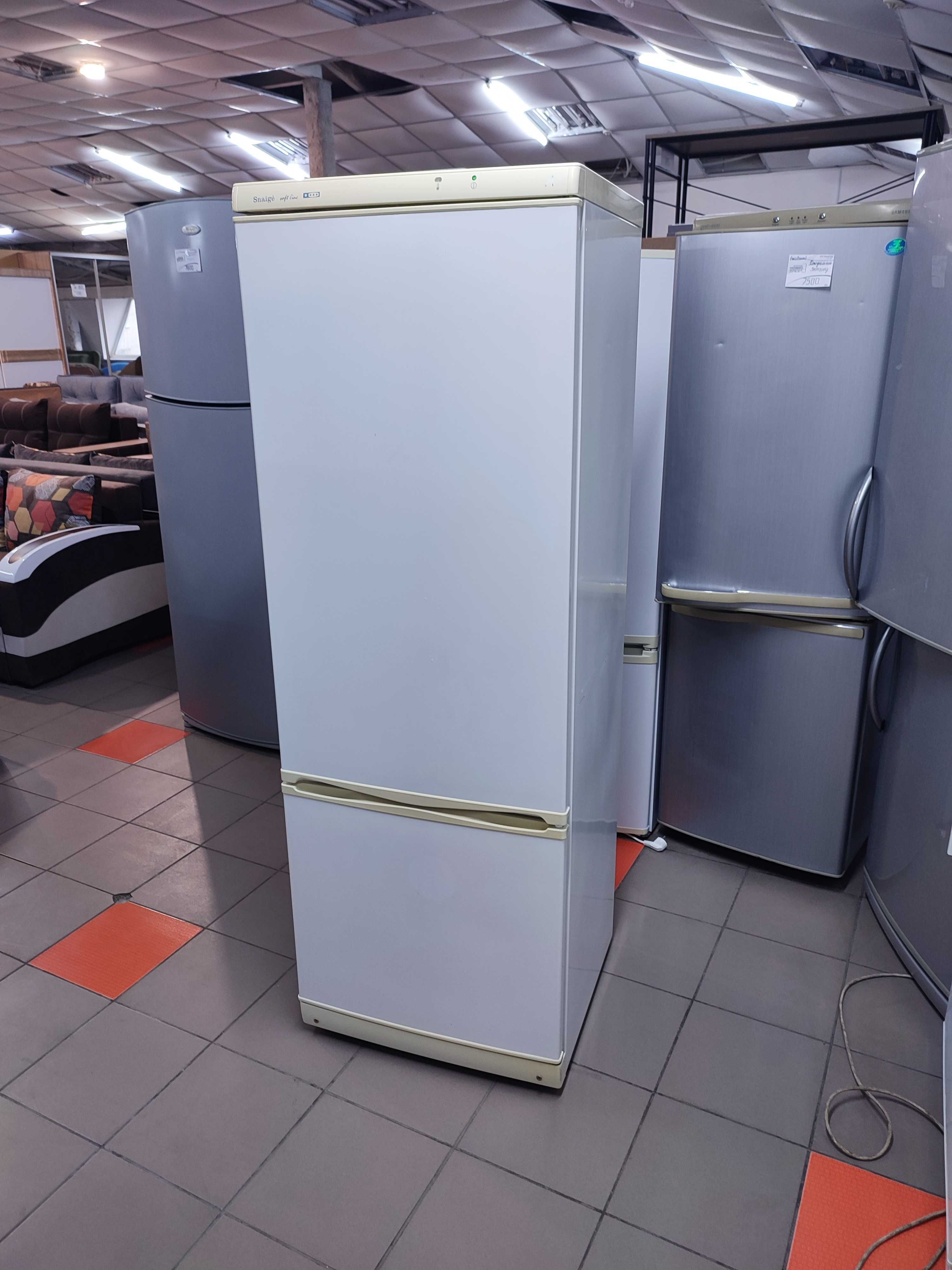 Холодильник Snaige RF310