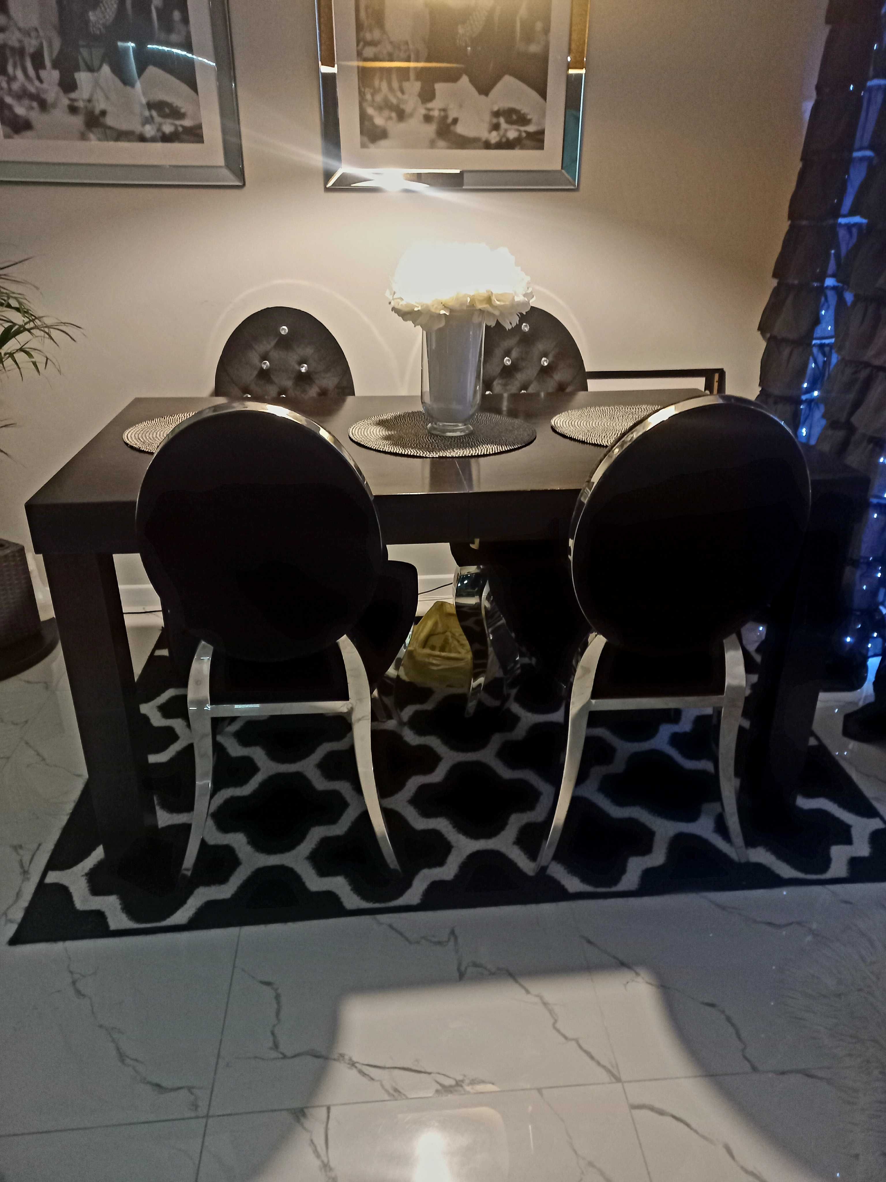 Stół 140 używany rozkładany+dywan
