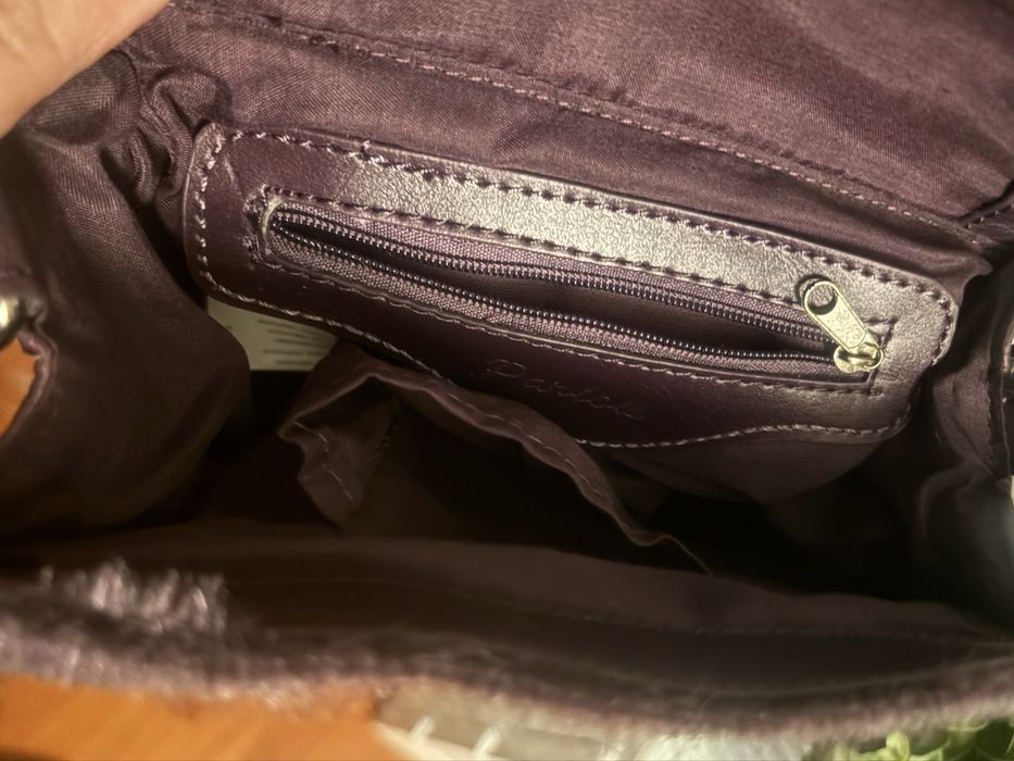 Malinha a tiracolo, em peluche, nova, da Parfois, na cor beringela