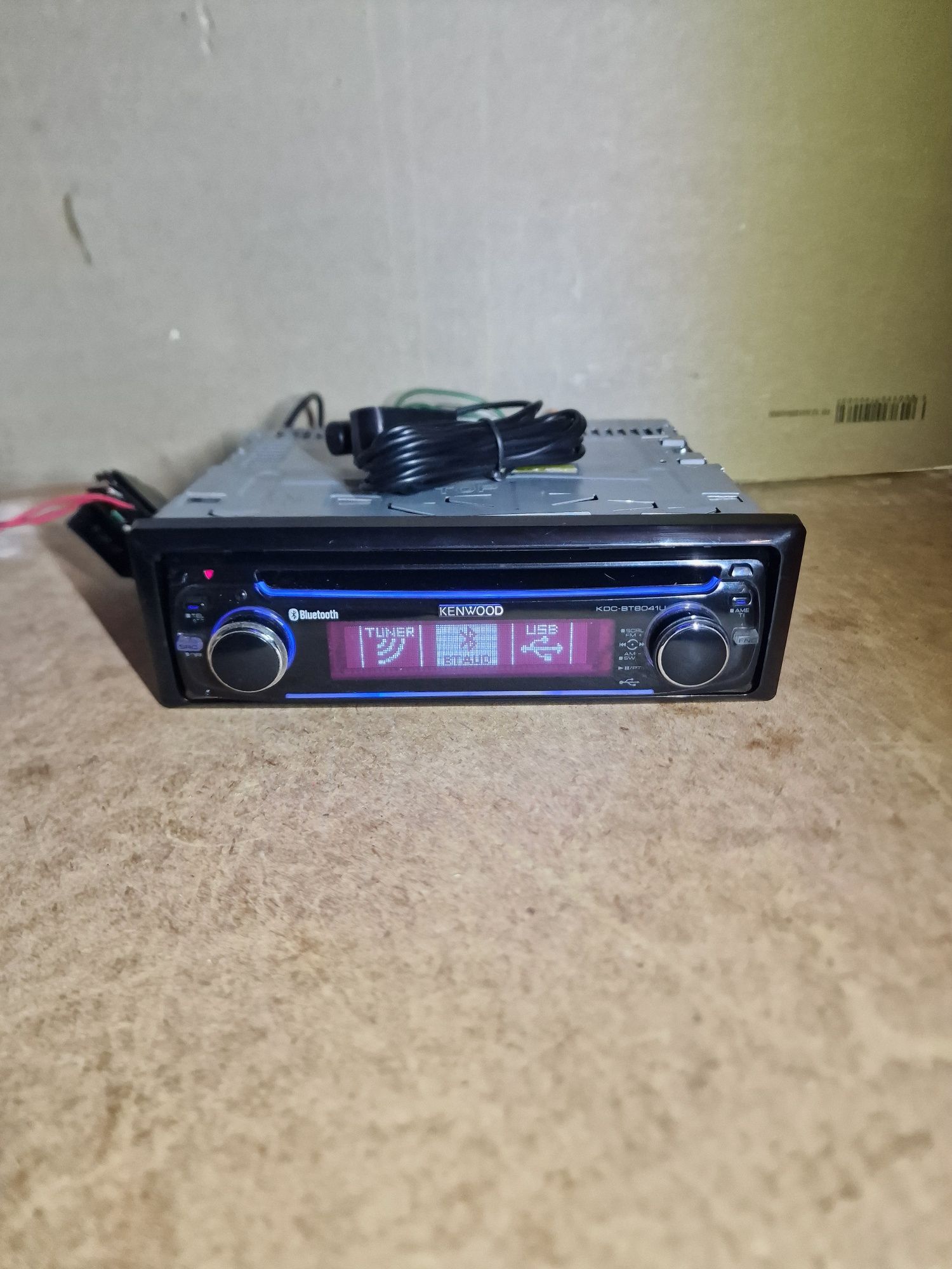 Radio samochodowe Kenwood KDC-BT8041U Bluetooth Aux USB Cd