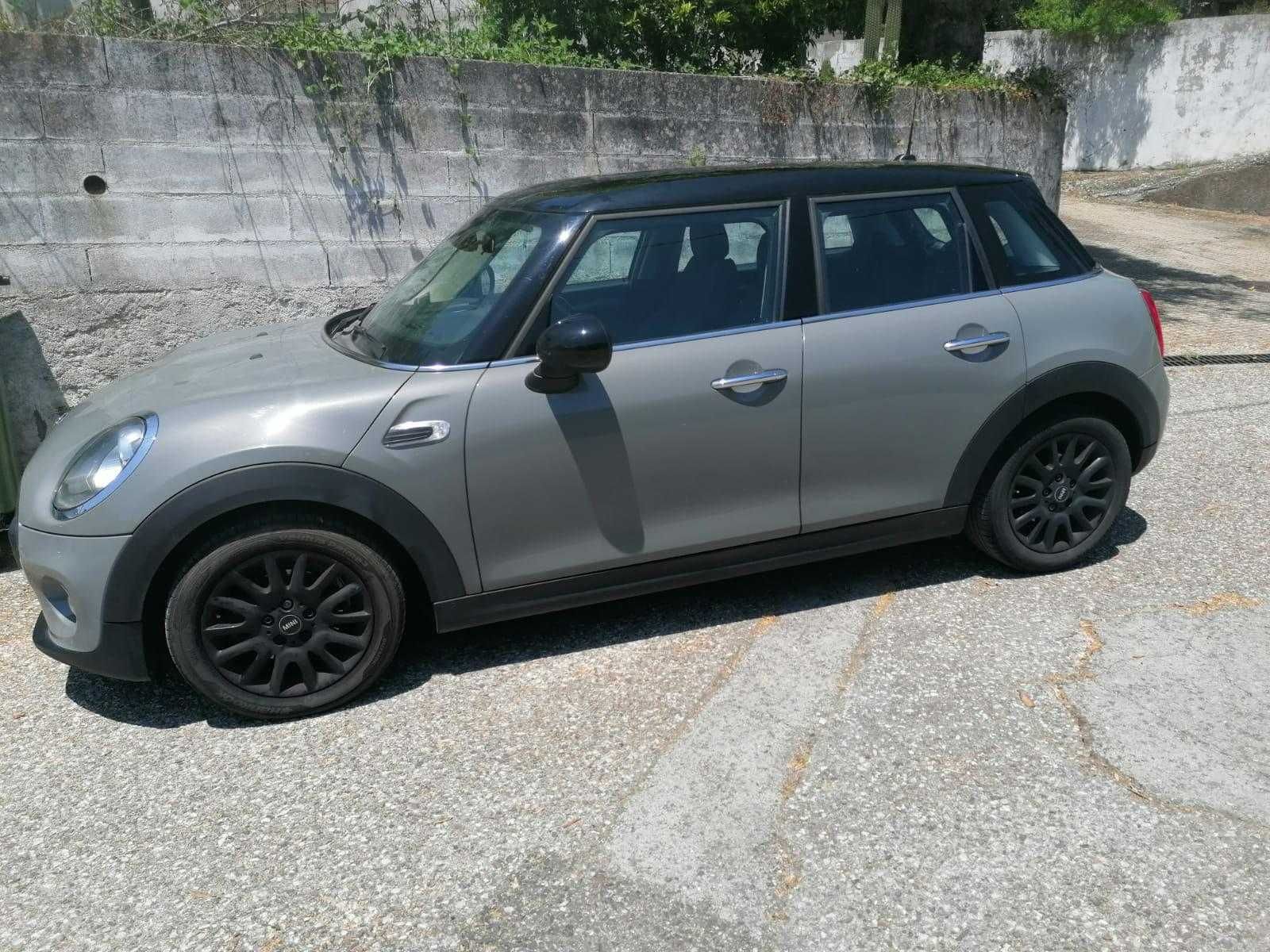 Mini One D, em muito bom estado, com 127 000km