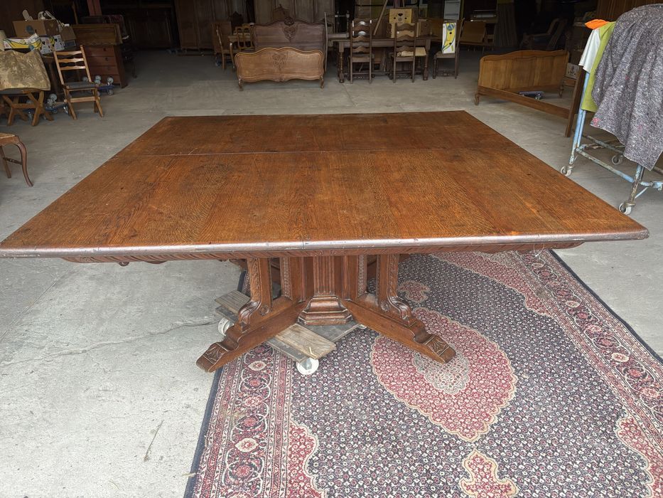 Duży stół dębowy – masywny, unikatowy, 180x176 cm, jadalnia/salon