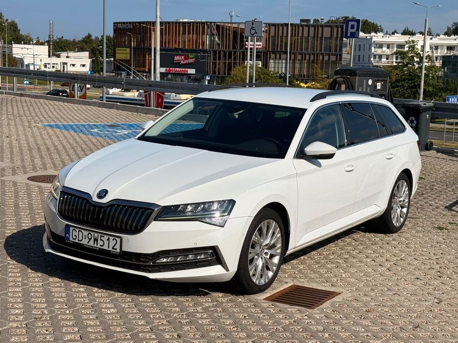 Skoda Superb 1.4 TSI HYBRYDA 218 KM Plug-in, WEBASTO, Skóra, HAK, ACC