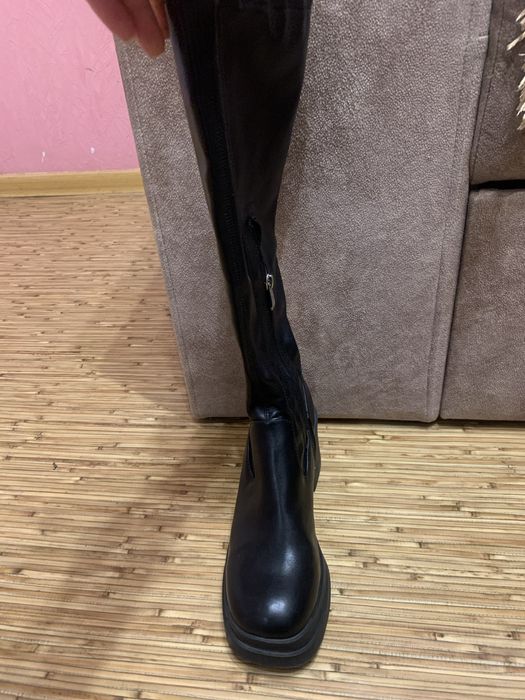 Сапоги на квадратному каблуці